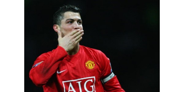 CRISTIANO RONALDO kommer til å bruke trøye nummer 7 i Manchester United igjen